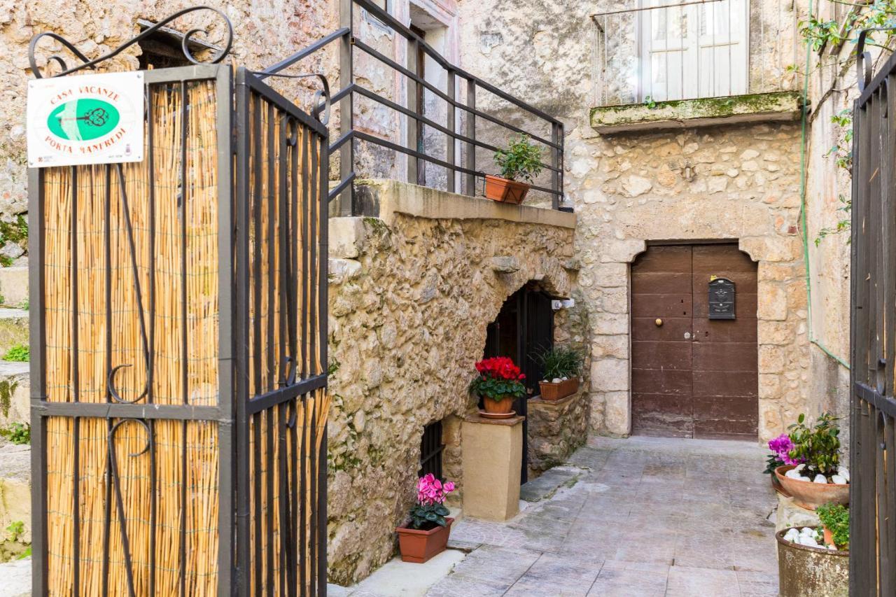Casa Vacanze Porta Manfredi Arce Buitenkant foto